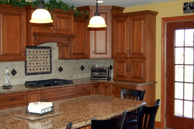 Elegant kitchen photo in New York