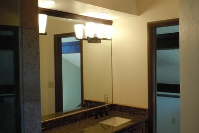 Example of a classic bathroom design in Denver