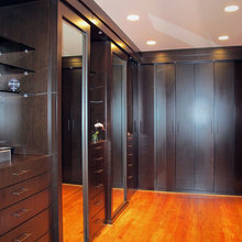 Walk-In-Closet