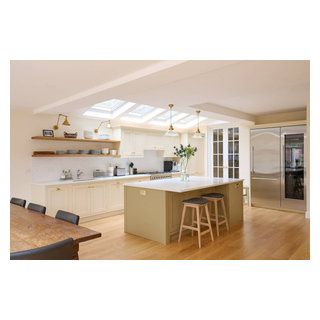 Nude In-frame Shaker kitchen in Barnes - Traditional - Kitchen - London