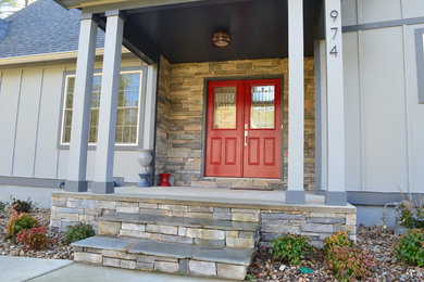 Large transitional home design photo in Atlanta