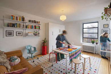 Living room - small contemporary living room idea in New York