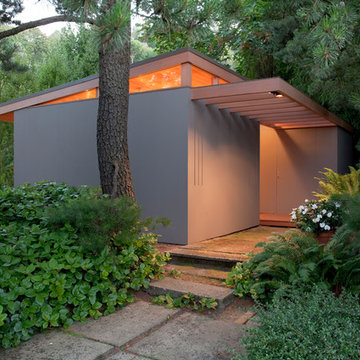 Small remote Guest House/Studio