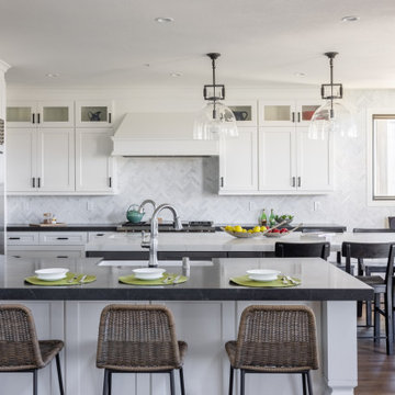 Corta Amatista Kitchen