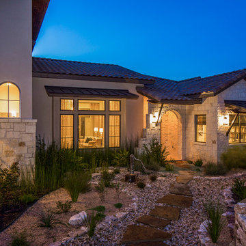 Transitional Farmhouse