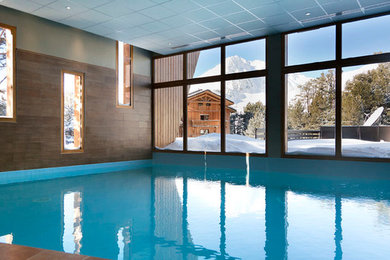 This is an example of a modern pool in Grenoble.