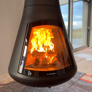 Hängender drehbarer Holzkamin