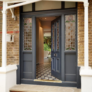 チェシャーの片開きドアヴィクトリアン調のおしゃれな玄関ドアの写真