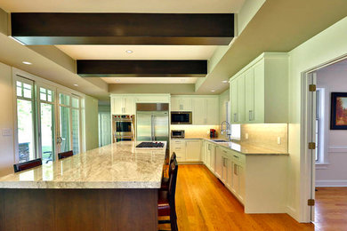 Transitional kitchen photo in Philadelphia