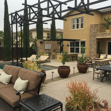 Outdoor Kitchens & Entertaining