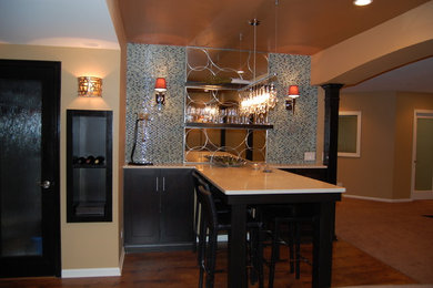 Example of a large transitional home design design in Chicago