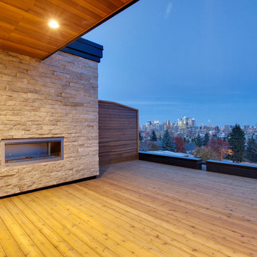 Sleek Executive Townhome with Rooftop Deck