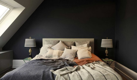 So finster wie die Nacht: 21 Schlafzimmer in dunklen Farben