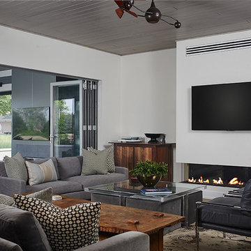 Winston - Contemporary Waterfront