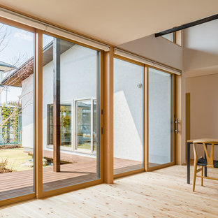 他の地域のトラディショナルスタイルのおしゃれなデッキ (張り出し屋根) の写真