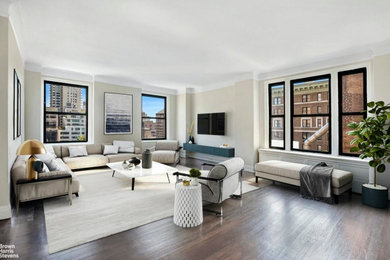 Example of a minimalist home design design in New York