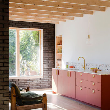 Mediterranean Kitchen: Terracotta and Brass