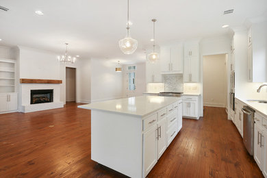 Example of a trendy kitchen design in New Orleans