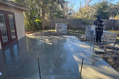 Inspiration for a modern exterior home remodel in Orlando