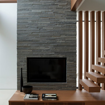 COMPACT HOUSE