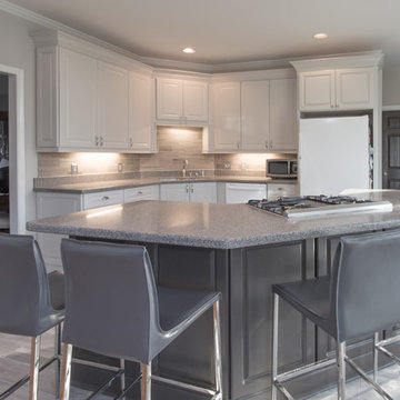 Roswell Kitchen and Den Bookcases Receives Beautiful Makeover