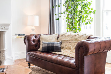 Inspiration for a contemporary living room remodel in San Francisco