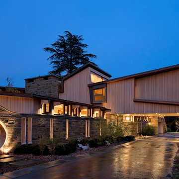 Floating Peak House