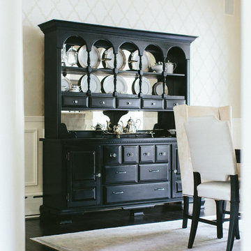 Longwood Residence: Elegant & Traditional
