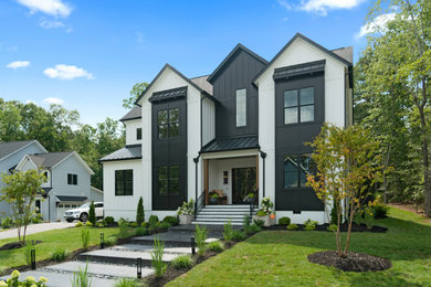 Example of a farmhouse home design design in Richmond
