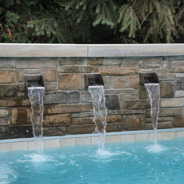 HydrotherapyPool with Scuppers Water Feature