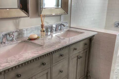 Example of a bathroom design in San Francisco