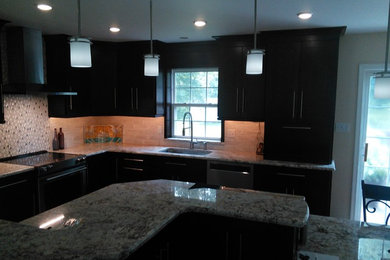 Kitchen - contemporary kitchen idea in Philadelphia