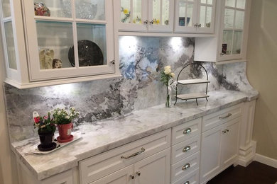 Kitchen - transitional kitchen idea in Cleveland