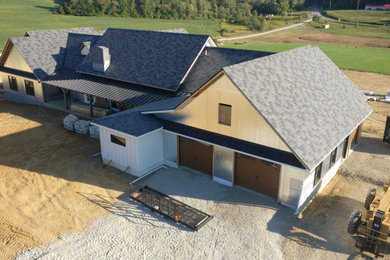 Home design - cottage home design idea in Columbus