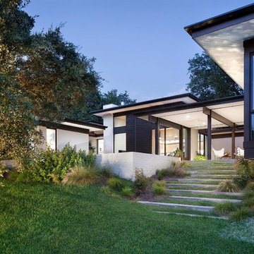 Three-Courts Residence