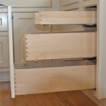 Pull-out dovetailed drawers