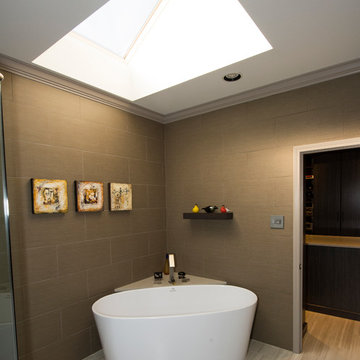 Modern Bath in WLR