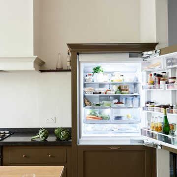 The Regent's Park Kitchen by deVOL