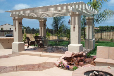 Example of a classic patio design in San Diego