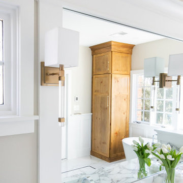 Grid Glass Arabascato Marble Bathroom