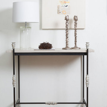 Baluster Console and Seed Glass Table Lamp