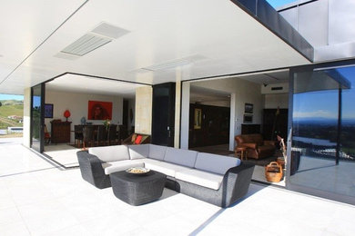 Photo of a contemporary patio in Napier-Hastings.