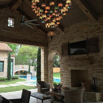 In-ceiling speakers, 40 & 55" LED TVs, landscape speakers.