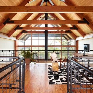 Lantlig inredning av ett arbetsrum