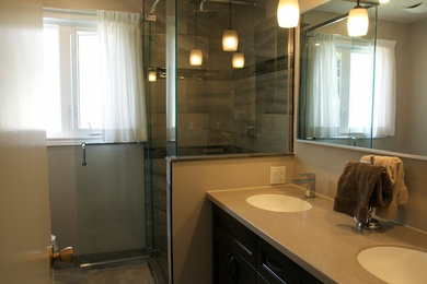 Elegant bathroom photo in Toronto