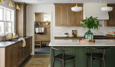 Kitchen of the Week: Warm and Inviting in White, Wood and Green