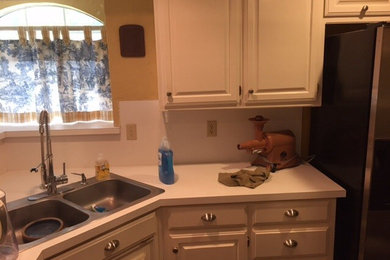 Elegant kitchen photo in Dallas