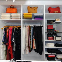 Saunders walk-in entrance closet