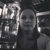 Emily Henrys foto