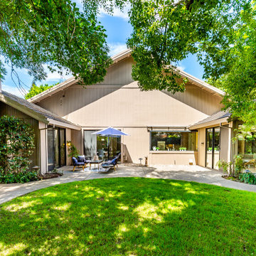 2070 Willow Bar